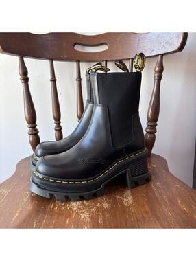 Dr. Martens Corran Chelsea boots size 6.5